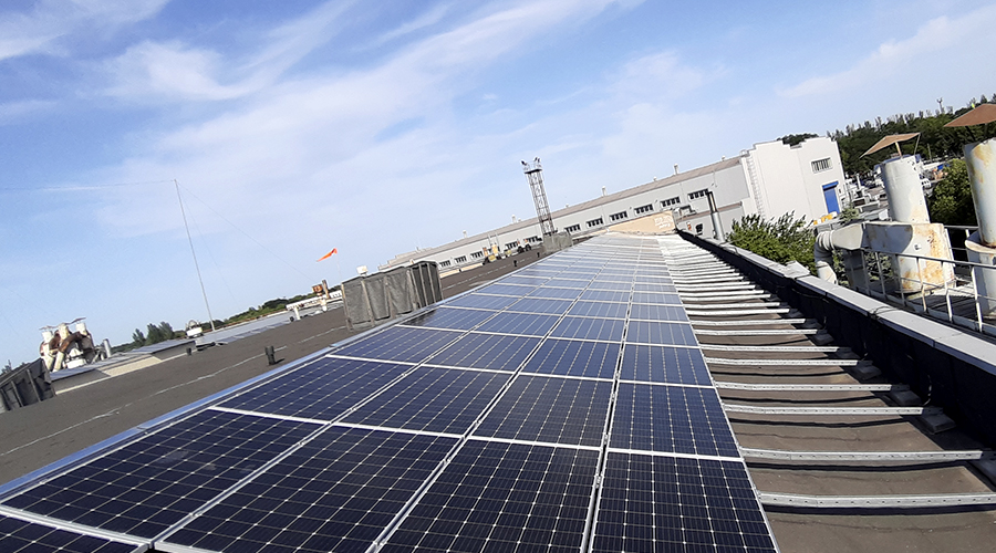 Монтаж солнечных панелей на крыше г. Запорожье, Июнь 2020 г